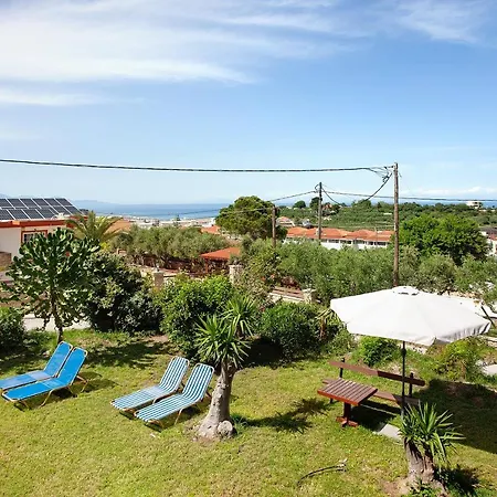 Apartment Yiannis 5 Adults 3