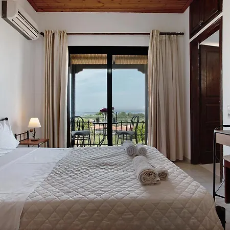 Yiannis 5 Adults 3 *