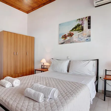 Apartment Yiannis 5 Adults 3