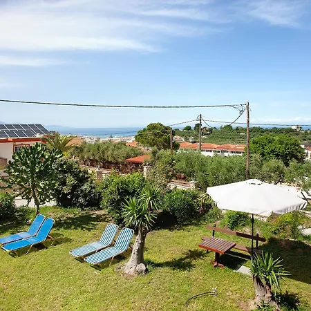 Apartment Yiannis 5 Adults 3