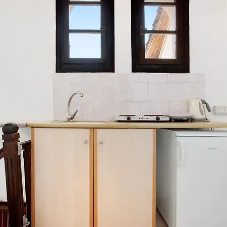 Yiannis 5 Adults 3 Apartment Plános